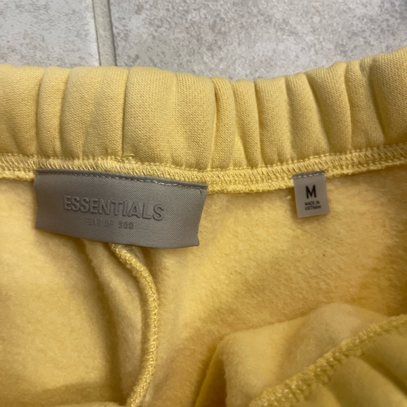 Essentials Short Set - Picture 2 of 4